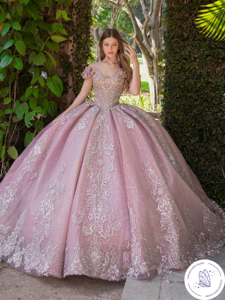 Vestido Color Rosa con Brillos para Quinceañera