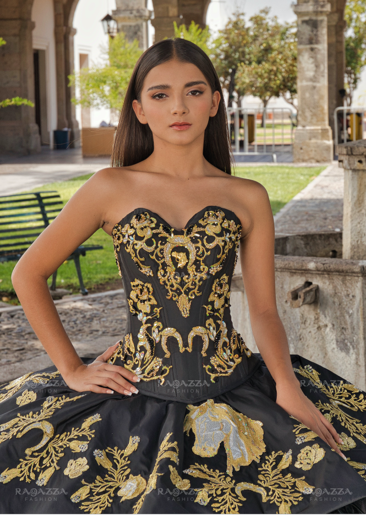 Vestido Charro para XV Años Negro con Dorado