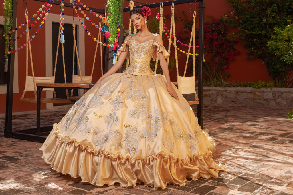 Vestido Dorado Charra para Quinceañera 